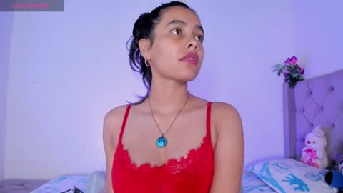 Snapshot of samara_jonnes_ chatting on April 9, 6:19 am Samara is my name a pleasure delighted that you are here leave your thumb up it is important to me online show from April 9, 6:19 am
