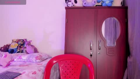 Snapshot of samara_jonnes_ chatting on May 12, 3:47 am Samara is my name a pleasure delighted that you are here leave your thumb up it is important to me online show from May 12, 3:47 am