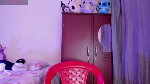 Snapshot of samara_jonnes_ chatting on May 19, 4:08 am Samara is my name a pleasure delighted that you are here leave your thumb up it is important to me online show from May 19, 4:08 am