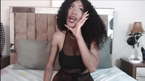 Snapshot of samaragrey18 chatting on January 15, 3:33 am samaragrey18 online show from January 15, 3:33 am