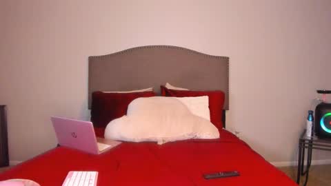 Yaya online show from December 4, 3:49 am