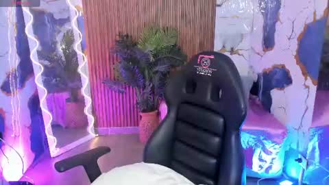 sam online show from June 21, 2:58 am