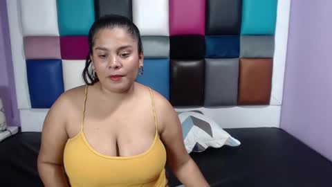 Snapshot of samevanshot chatting on February 18, 7:32 am samevanshot online show from February 18, 7:32 am