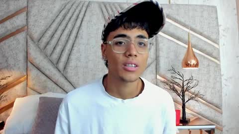 Snapshot of samfrrost chatting on April 7, 11:54 am Samfrrost online show from April 7, 11:54 am