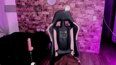 samiacooper25 online show from March 21, 9:25 am