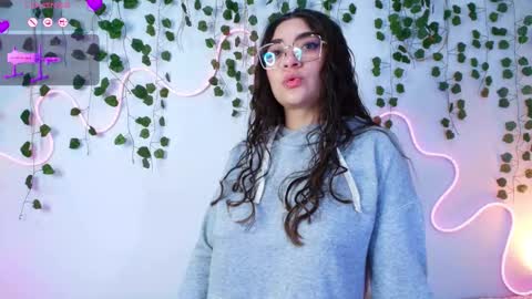 samii evans  online show from March 6, 5:37 am