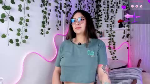 Snapshot of samii_evans chatting on May 1, 6:34 pm samii evans online show from May 1, 6:34 pm