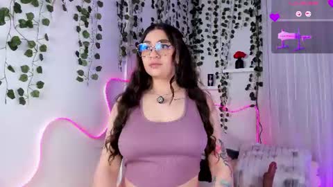 samii evans  online show from July 4, 4:07 am