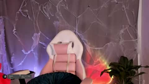 Snapshot of samii_monroe chatting on November 6, 2:18 pm Sam online show from November 6, 2:18 pm