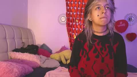 Snapshot of saminthezone chatting on March 2, 12:01 pm saminthezone online show from March 2, 12:01 pm