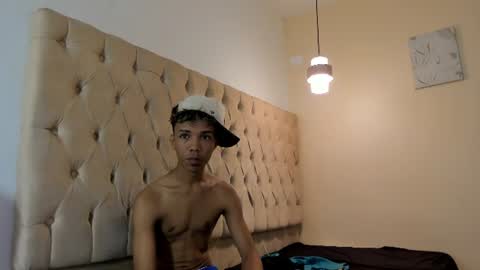 Snapshot of samir_19x chatting on July 15, 7:52 pm samir_19x online show from July 15, 7:52 pm