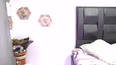 Snapshot of samira_lennox chatting on October 6, 10:40 pm SAMIRA online show from October 6, 10:40 pm