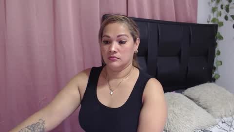 Snapshot of samira_lennox chatting on November 22, 8:41 pm SAMIRA online show from November 22, 8:41 pm