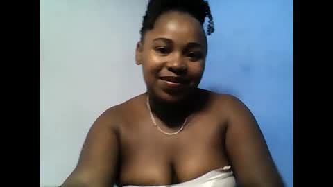 Snapshot of samirah_69 chatting on May 6, 8:30 am samirah_69 online show from May 6, 8:30 am