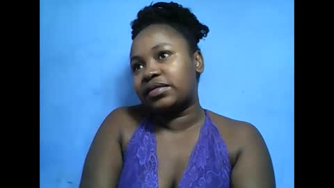 Snapshot of samirah_69 chatting on May 12, 10:45 am samirah_69 online show from May 12, 10:45 am