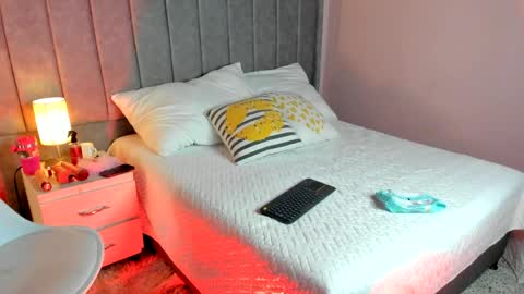 Snapshot of samiramalek chatting on April 2, 12:58 pm Samira Malek online show from April 2, 12:58 pm