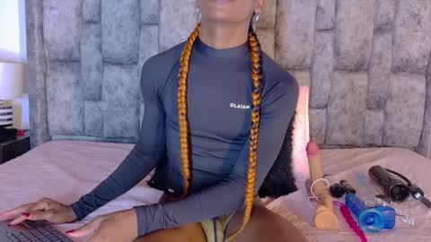 samirths_boy_ online show from February 20, 7:03 pm