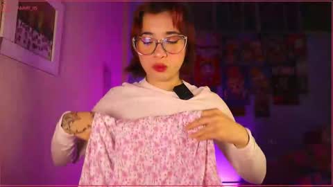 Snapshot of sammy__8 chatting on February 12, 4:07 am Sammy online show from February 12, 4:07 am