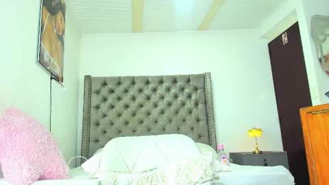 Snapshot of sammy_gir chatting on July 15, 11:32 pm Sammy online show from July 15, 11:32 pm