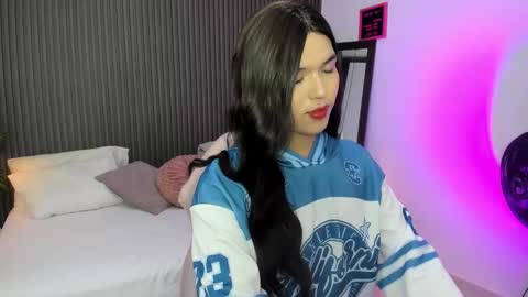 Axel online show from February 22, 10:30 pm