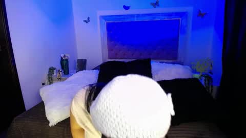 Snapshot of sammyrayy_ chatting on January 1, 8:24 am Sammy online show from January 1, 8:24 am