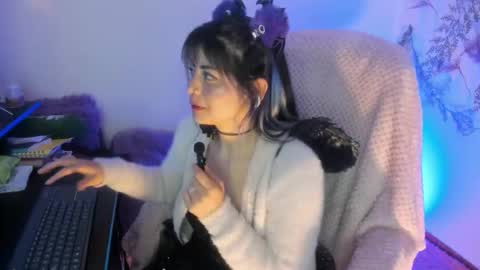   online show from October 12, 7:40 am