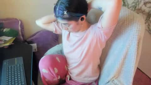   online show from November 4, 6:23 am