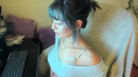   online show from November 23, 7:41 am