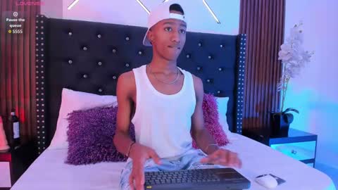 sammyyadams_ online show from September 20, 10:44 pm