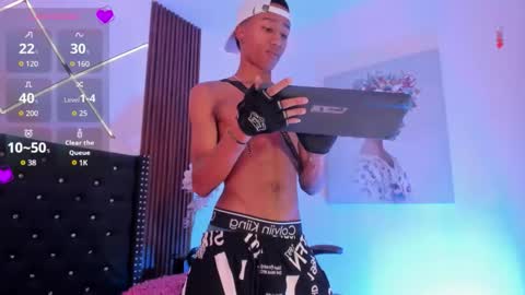 sammyyadams_ online show from September 25, 8:12 pm
