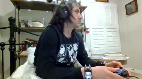 Snapshot of samplenini chatting on January 16, 5:11 am crazy runt online show from January 16, 5:11 am