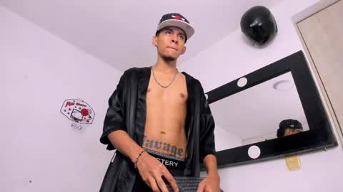 Snapshot of samuel_suarez chatting on April 29, 12:16 am online show from April 29, 12:16 am