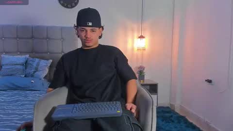 samxx_muscle online show from December 19, 2:13 pm