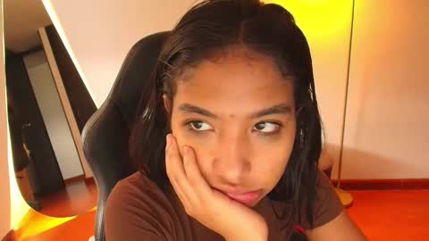 Hello I am absent due to a family calamity I will return soon-hola estoy ausente por un problema familiar volvere pronto. online show from January 9, 10:22 pm