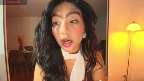 Snapshot of samy_jonnes_ chatting on June 16, 11:29 pm Hello I am absent due to a family calamity I will return soon-hola estoy ausente por un problema familiar volvere pronto. online show from June 16, 11:29 pm