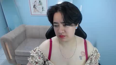 samythomas_t online show from December 17, 2:28 am