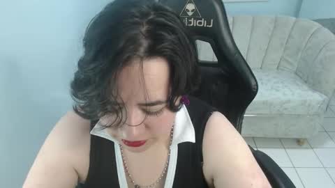 samythomas_t online show from February 10, 8:02 pm