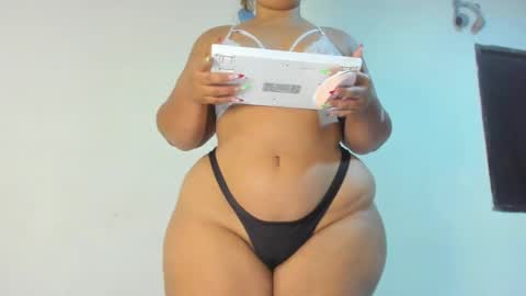 Snapshot of samyyriverss chatting on December 29, 2:17 am Samy and Valery online show from December 29, 2:17 am