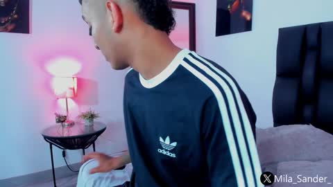 Snapshot of sander_mila chatting on December 10, 1:43 am MilaSander online show from December 10, 1:43 am