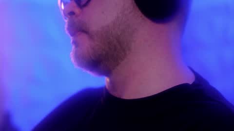 Sanders online show from December 1, 1:10 am