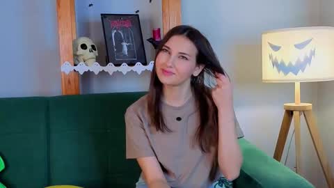 Snapshot of sandili chatting on October 30, 1:40 am Isabel but you can call me Bella online show from October 30, 1:40 am