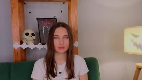 Snapshot of sandili chatting on October 31, 12:44 am Isabel but you can call me Bella online show from October 31, 12:44 am