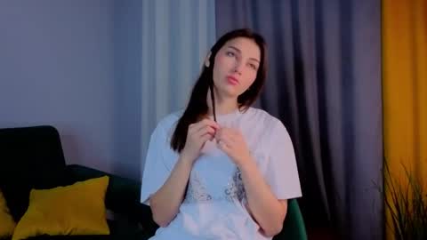 Snapshot of sandili chatting on November 7, 1:05 am Isabel but you can call me Bella online show from November 7, 1:05 am