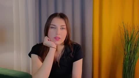 Snapshot of sandili chatting on November 8, 12:44 am Isabel but you can call me Bella online show from November 8, 12:44 am