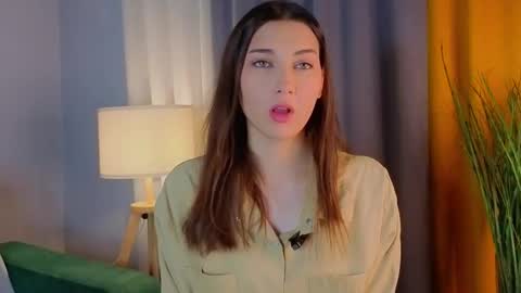 Snapshot of sandili chatting on November 15, 1:03 am Isabel but you can call me Bella online show from November 15, 1:03 am