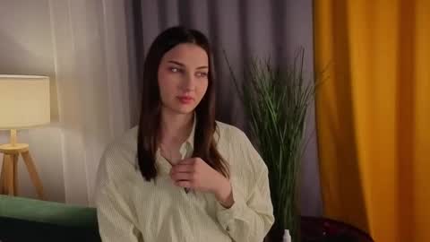 Snapshot of sandili chatting on November 17, 1:11 am Isabel but you can call me Bella online show from November 17, 1:11 am