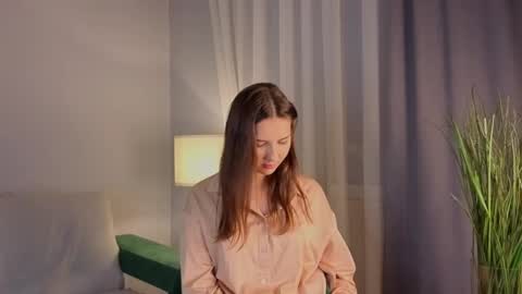 Snapshot of sandili chatting on November 18, 12:49 am Isabel but you can call me Bella online show from November 18, 12:49 am