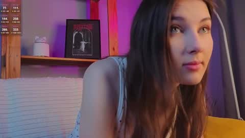 Snapshot of sandili chatting on December 16, 1:21 am Isabel but you can call me Bella online show from December 16, 1:21 am