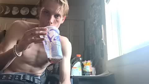 Snapshot of sandman2044 chatting on May 20, 8:59 pm sandman2044 online show from May 20, 8:59 pm