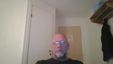 Snapshot of sandnesrune523 chatting on December 16, 4:56 pm sandnesrune523 online show from December 16, 4:56 pm